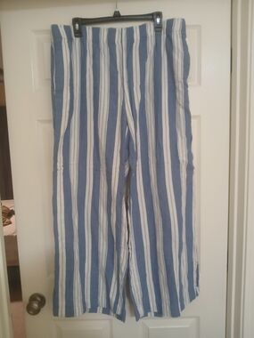 Old Navy Blue and White Striped Wide-Leg Pants